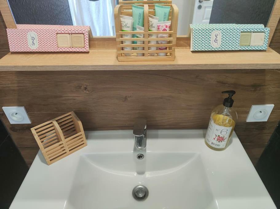 Appartement Cocooning Entierement Renove Les Angles  Buitenkant foto