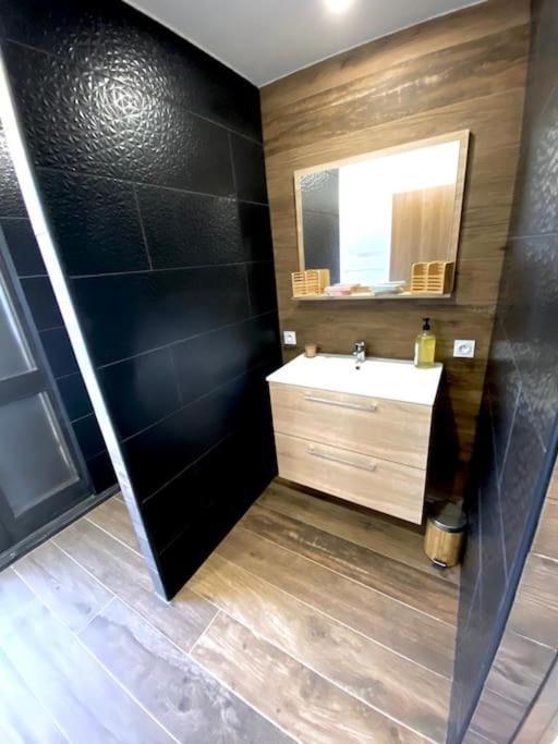 Appartement Cocooning Entierement Renove Les Angles  Buitenkant foto